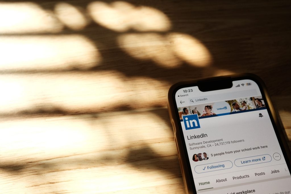 Instagram allows Clickable link in post description, but only for desktop IG users. Would they make this available on mobile too in near future?